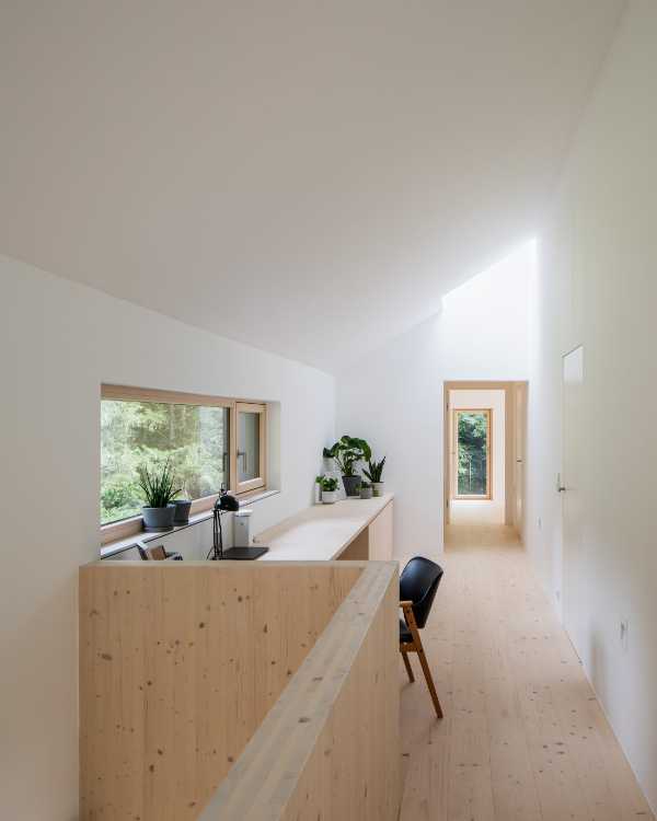 The mountain house, the house which frames the Alps sights