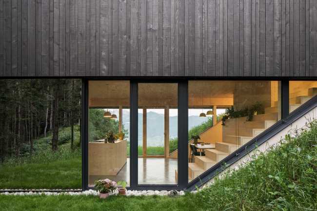 The mountain house, the house which frames the Alps sights