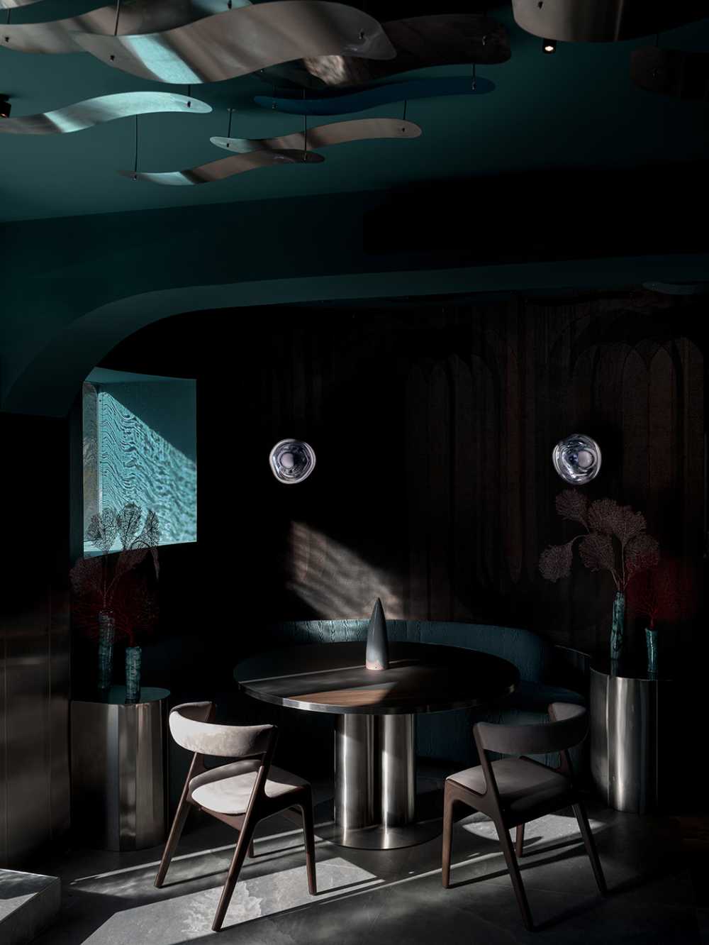 Aqua, drink in restaurant: an interior design projecting us into a ...
