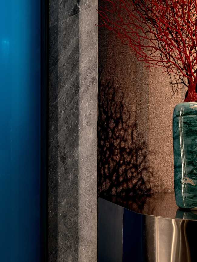 Aqua, drink in restaurant: an interior design projecting us into a wreck at the bottom of the sea