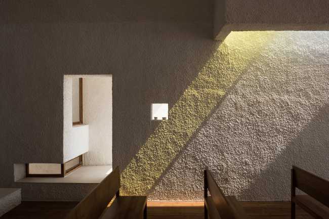 La Chapelle du Rivage est un cadeau séculaire de l'océan reposant sur la plage