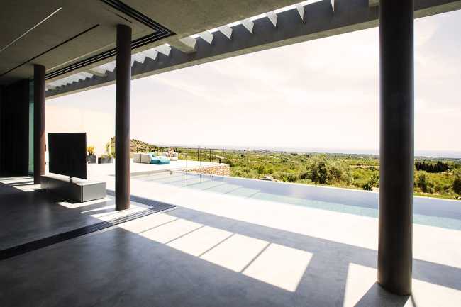 Casa Orizzonte. Interni dall’estetica minimale per rendere il paesaggio esterno protagonista