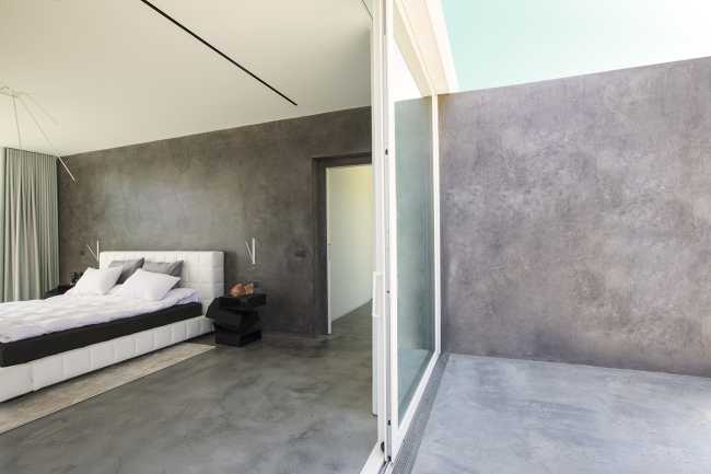 Casa Orizzonte. Interni dall’estetica minimale per rendere il paesaggio esterno protagonista