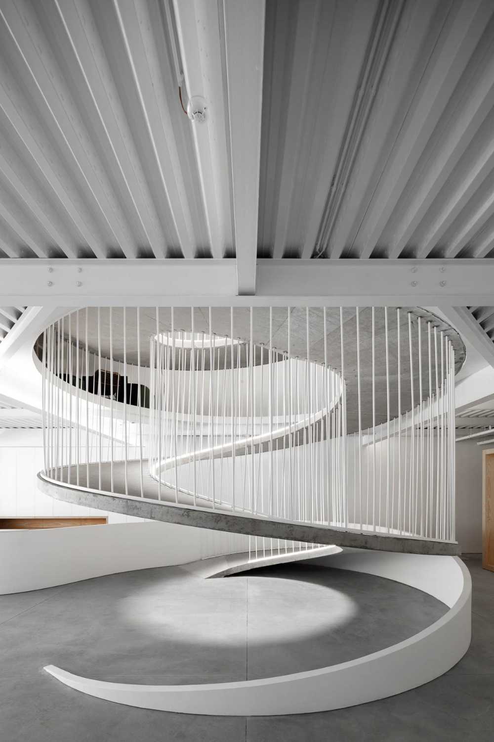 An architectural tailoring job done for E-GOI & Clavel's Kitchen: stitching together old and new
