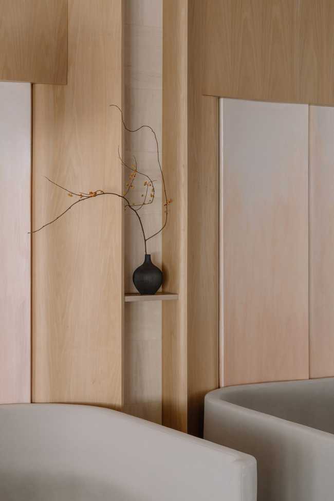 Interior design of Lunar restaurant, an oasis of refuge from the frenzy