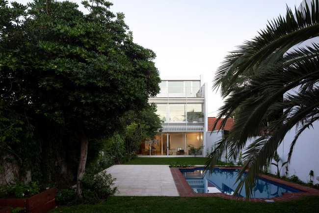 Leggerezza e freschezza della JI House emergono dalla scena architettonica argentina degli anni ’20