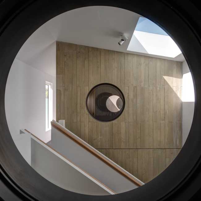 Una coreografia di volumi narra la Stepping Stone House