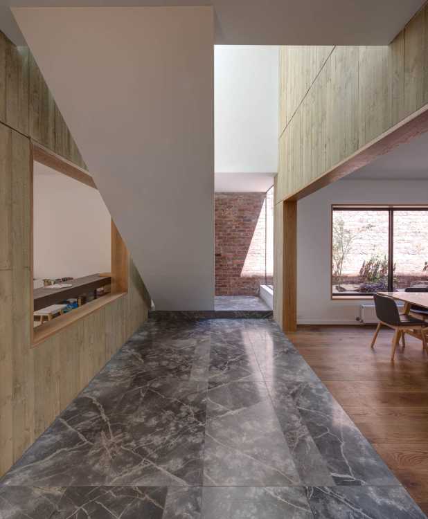 Una coreografia di volumi narra la Stepping Stone House