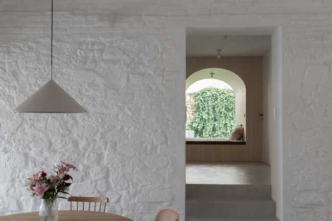 Kozina House, a wedge between two historic houses in a charming small Bohemian town