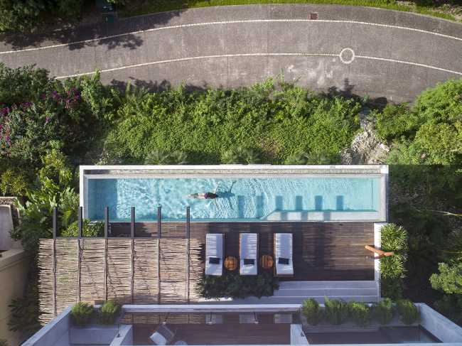 Situated on one of the highest hills in Zihuatanejo, Casa Z opens out into the landscape while soaring in the air