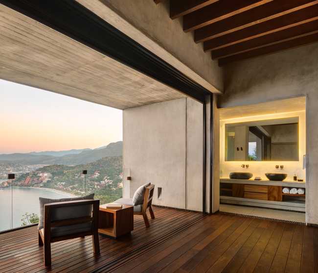 Situated on one of the highest hills in Zihuatanejo, Casa Z opens out into the landscape while soaring in the air
