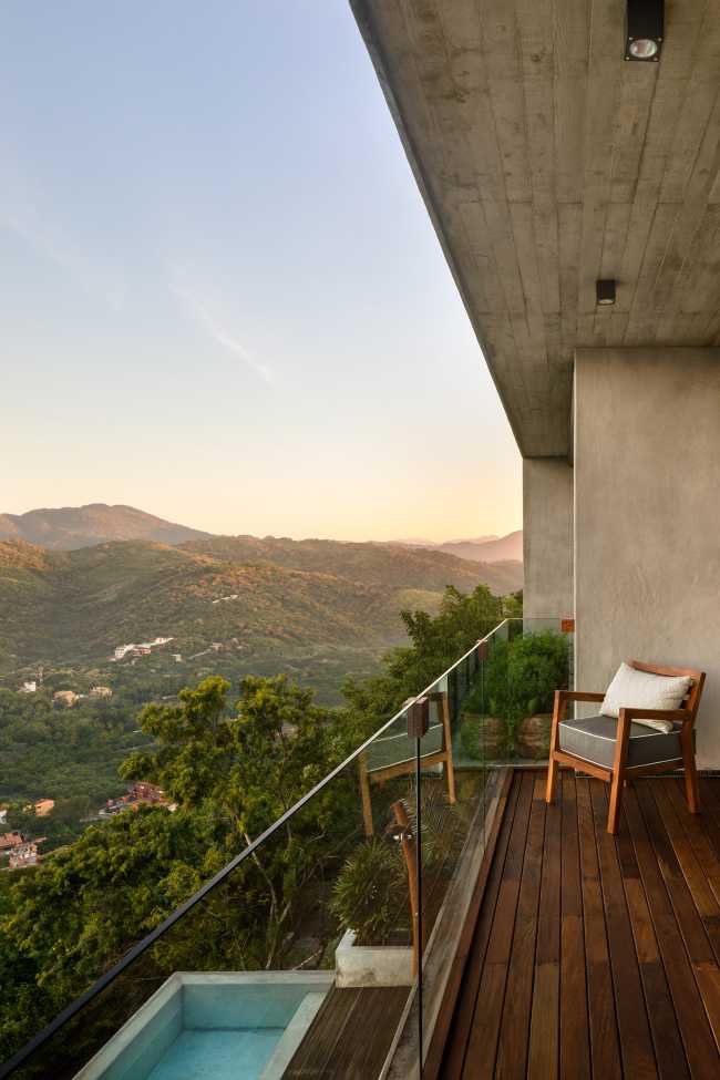 Situated on one of the highest hills in Zihuatanejo, Casa Z opens out into the landscape while soaring in the air
