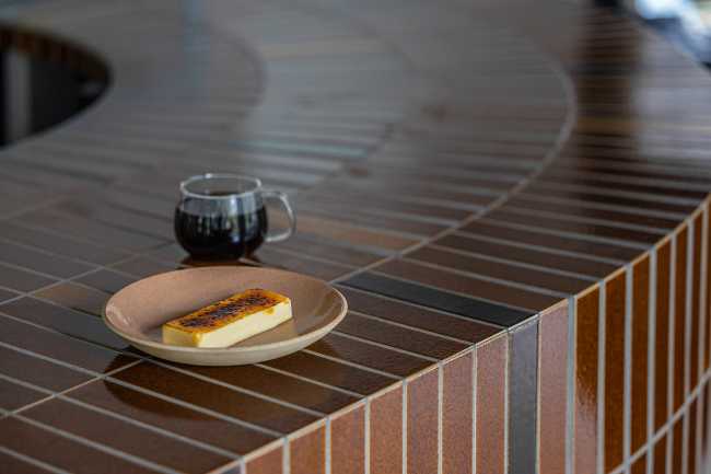 Blue Bottle Coffee Shibuya, design intérieur minimaliste et relaxant