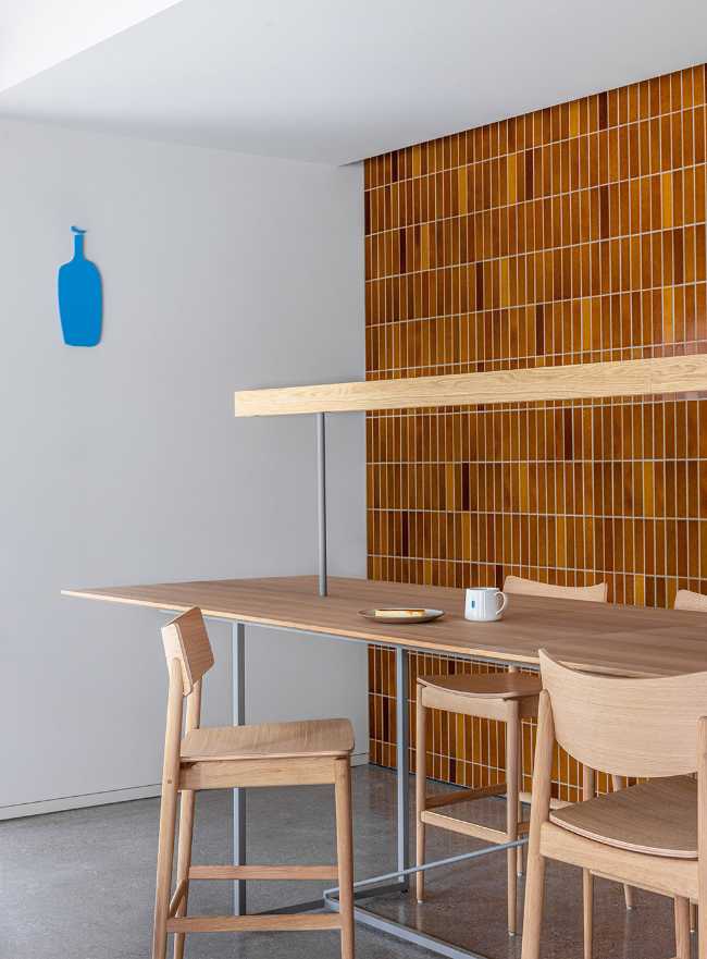 Blue Bottle Coffee Shibuya, design intérieur minimaliste et relaxant