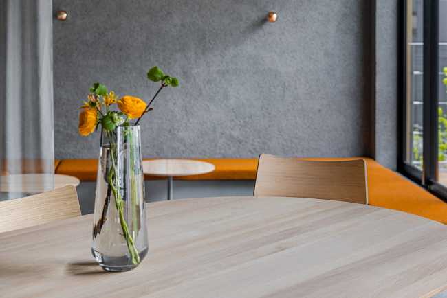 Blue Bottle Coffee Shibuya, design intérieur minimaliste et relaxant