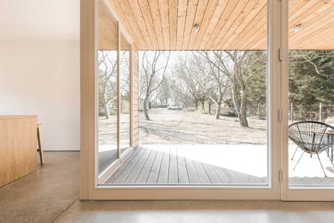 House in a Walnut Grove- minimalist living amidst nature