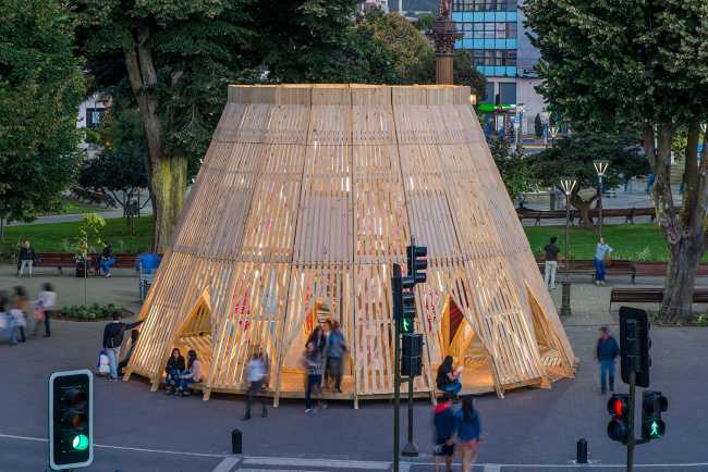 Un objeto extraño en el centro más concurrido de la ciudad: ¿qué hay detrás del Pabellón CCP?