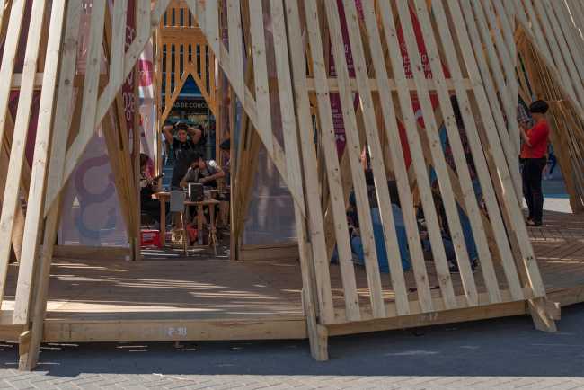 Un objeto extraño en el centro más concurrido de la ciudad: ¿qué hay detrás del Pabellón CCP?