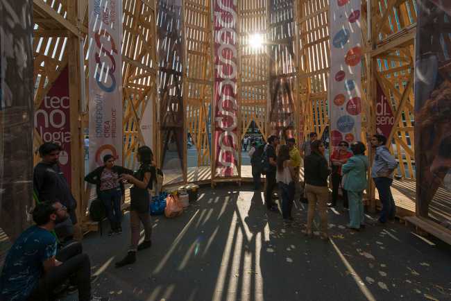 Un objeto extraño en el centro más concurrido de la ciudad: ¿qué hay detrás del Pabellón CCP?