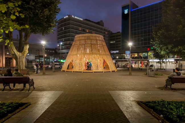 Un objeto extraño en el centro más concurrido de la ciudad: ¿qué hay detrás del Pabellón CCP?