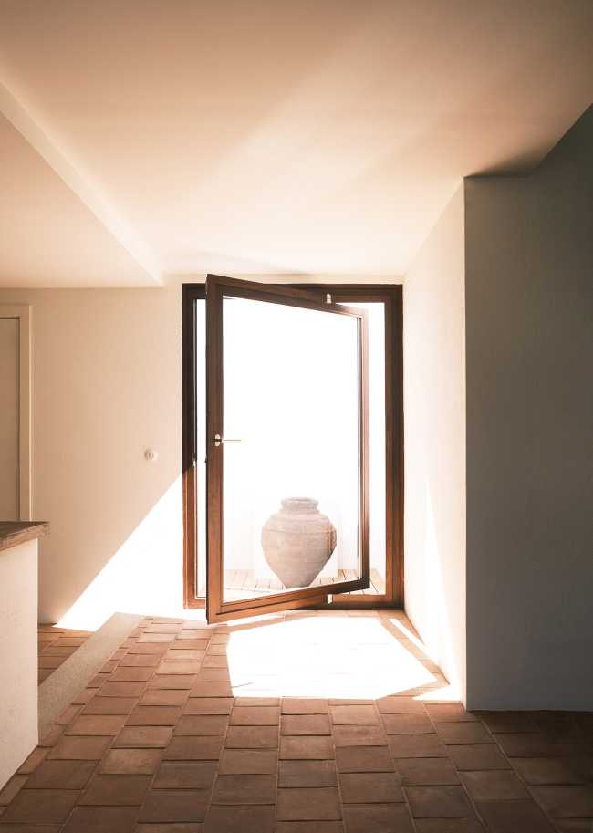 Can an architectural void become the heart of a house?