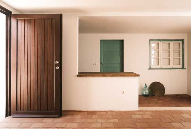Can an architectural void become the heart of a house?
