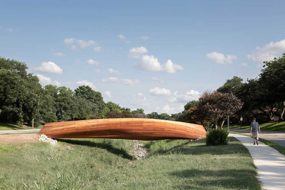 Dérive : le pont piétonnier innovant à Fort Worth au Texas