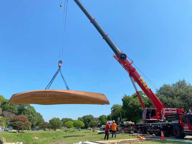 Dérive : le pont piétonnier innovant à Fort Worth au Texas