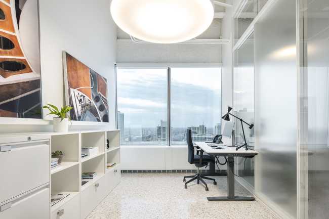 Consulado suizo de Chicago, el proyecto de diseño de interiores inspirado en la arquitectura orgánica de Otto Kolb.