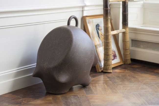 Table Sidepig. Forme et couleur pop pour une table basse ludique et emblématique