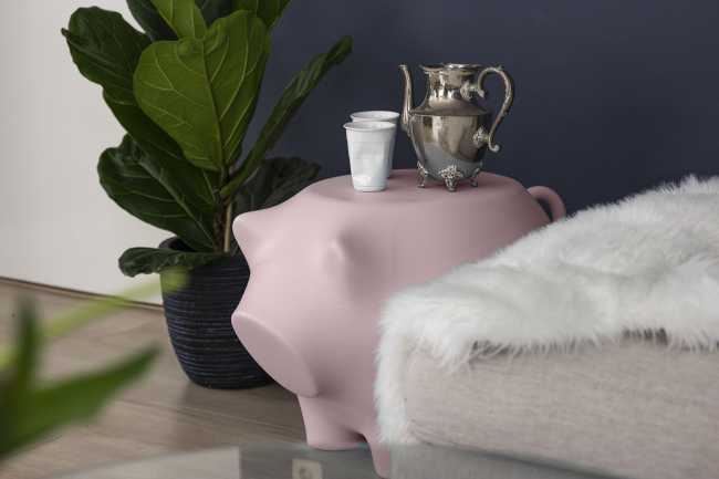 Table Sidepig. Forme et couleur pop pour une table basse ludique et emblématique