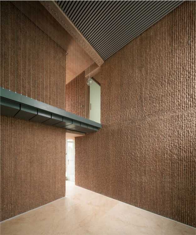 The combination of materials in Casa Fuensanta, which offers privacy but without giving up open space