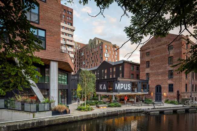 Briques rouges et jeu d'ouvertures pour le nouveau quartier KAMPUS