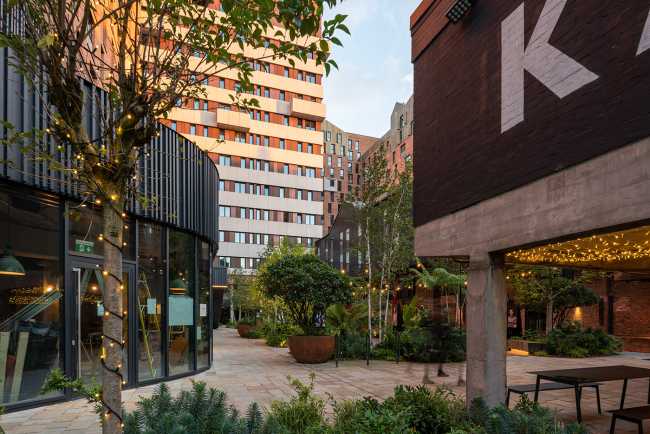 Briques rouges et jeu d'ouvertures pour le nouveau quartier KAMPUS