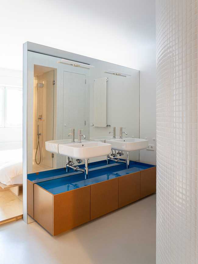 NN06: what if objects were the leading players in a renovation?