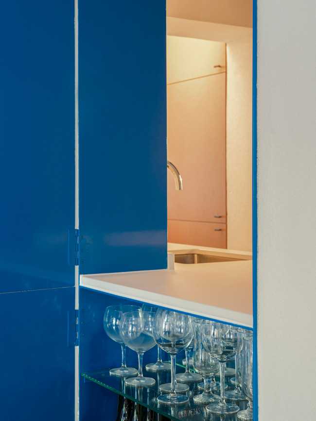 NN06: what if objects were the leading players in a renovation?