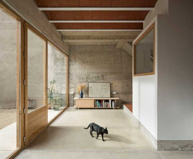 Giallo e metallo elementi distintivi di Casa Collumpio