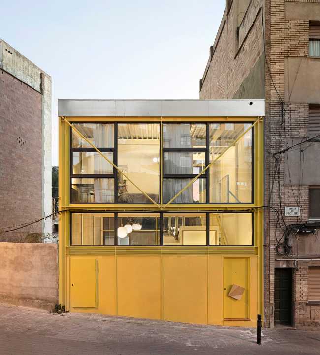 Giallo e metallo elementi distintivi di Casa Collumpio