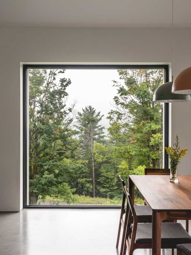 Una silhoutte presa in prestito dal vocabolario degli edifici rurali del New England: Saltbox Passive House