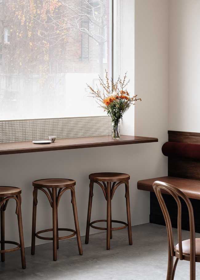 Café Chez Teta, a coffee shop with a minimal design like grandma's house
