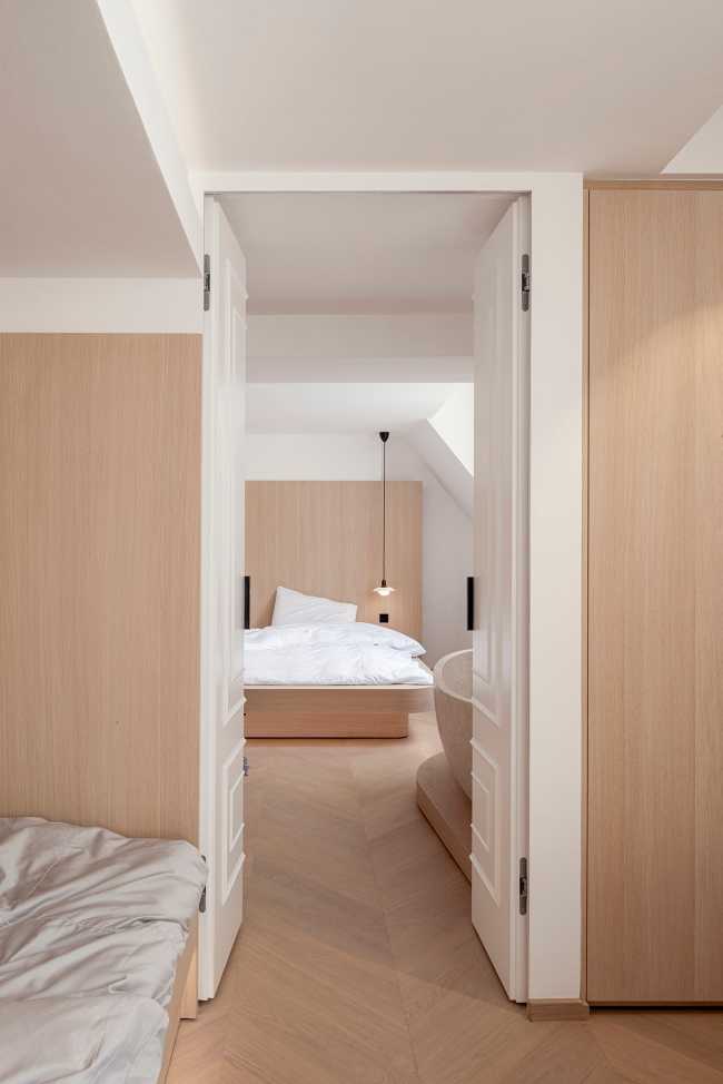 A casa lontano da casa: Nicolai Paris