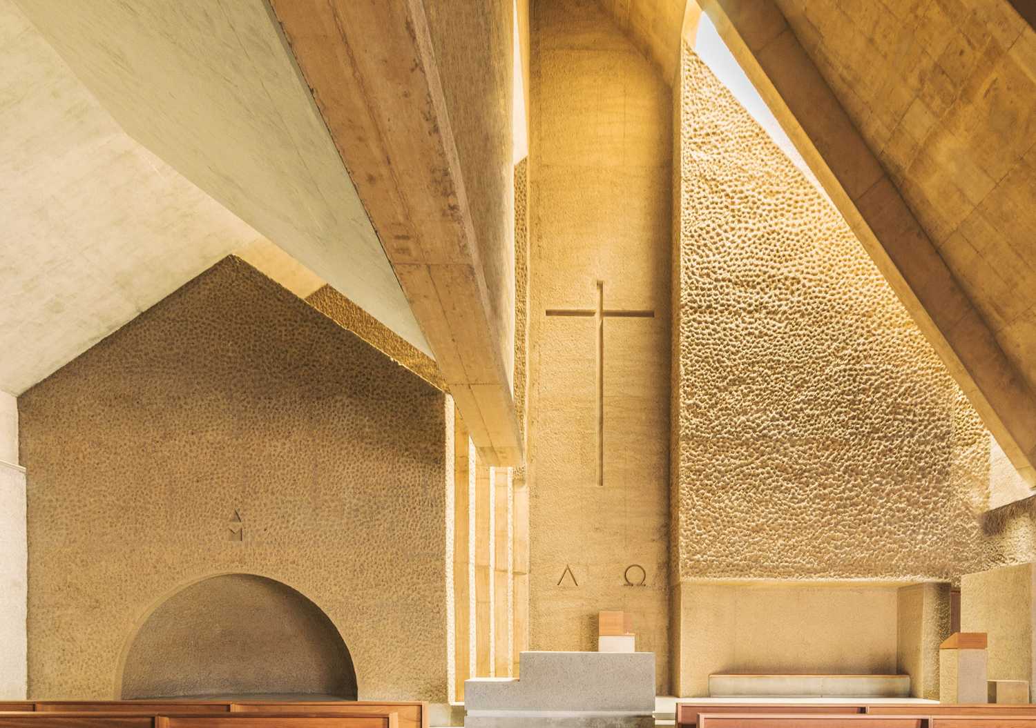 Reconstruction de l'Église d'Alcalá: Revivre tradition et mémoire