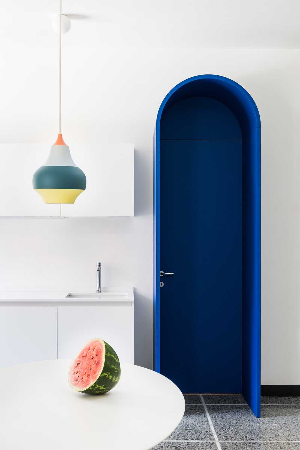 Retroscena Apartament, diseño irónico y pop en la capital romana.