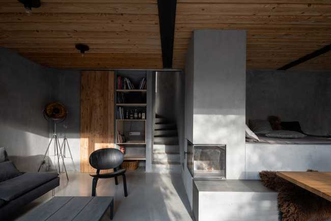 Weekend House in Bukovany, un progetto che rispetta l’impronta e la forma della vecchia casa