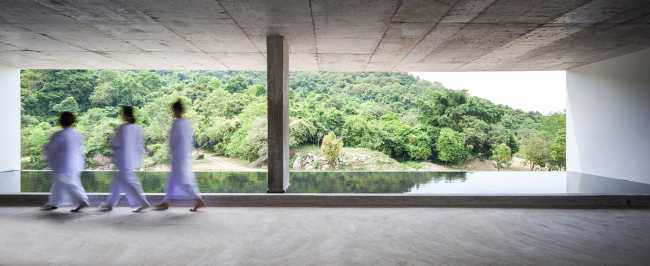 Meditate among the Thailand rocks and return to the essence of life