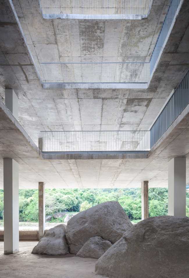 Meditate among the Thailand rocks and return to the essence of life