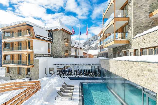 Mountain Spa Records. Legno e pietra reinterpretano elementi tipici della tradizione in chiave moderna