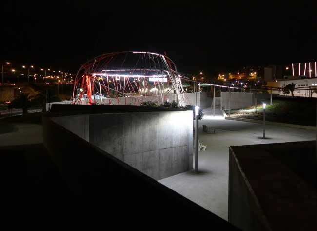 Architecture and sculpture: the space designed between the lines