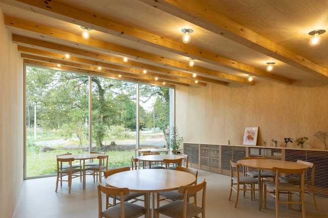 The hotel nestled at the foot of the hill which runs toward Mount Fuji