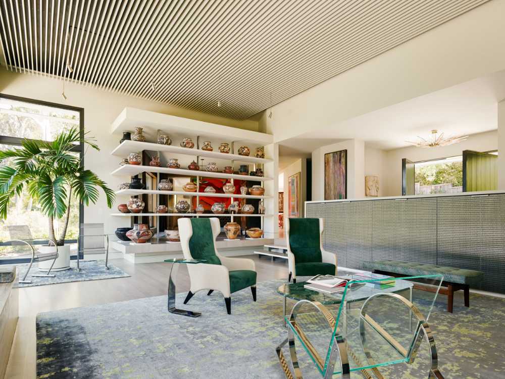 On an oak-covered hillock, Ranch Dressing opens up to 270-degree panoramic views